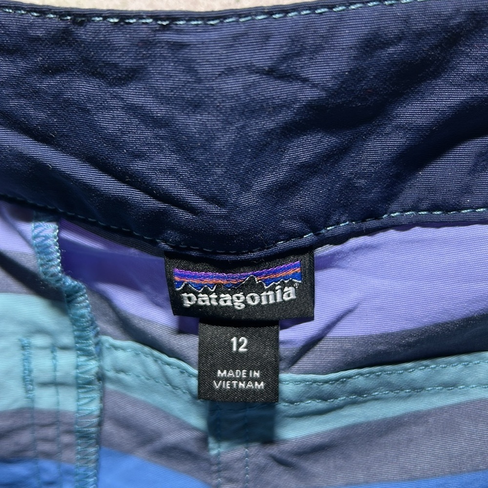 Patagonia Women’s Wavefarer® Boardshorts - 5"" Size 12 NWT - Picture 6 of 8